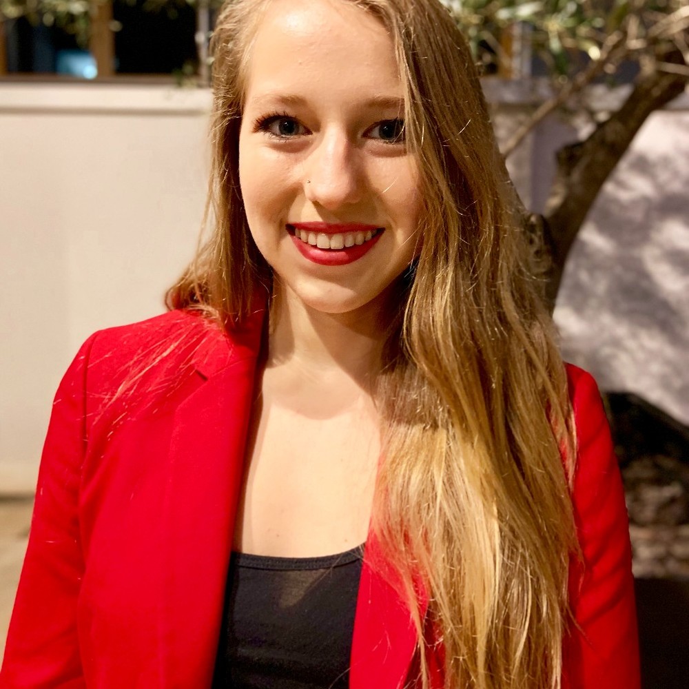Meet your Posher, Olivia